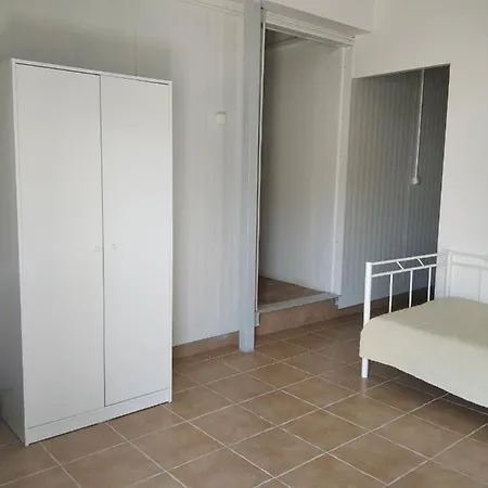 Anna's Country House By The Sea Karianí