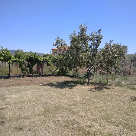 Anna's Country House By The Sea Karianí